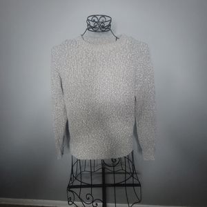 Universal Thread gray and white sweater size medium